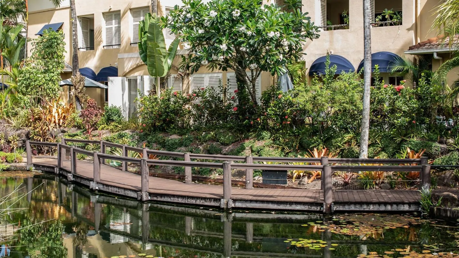 Appartamento Lakeside Luxe Retreat - Pool View Bbq Spa Bath Cairns